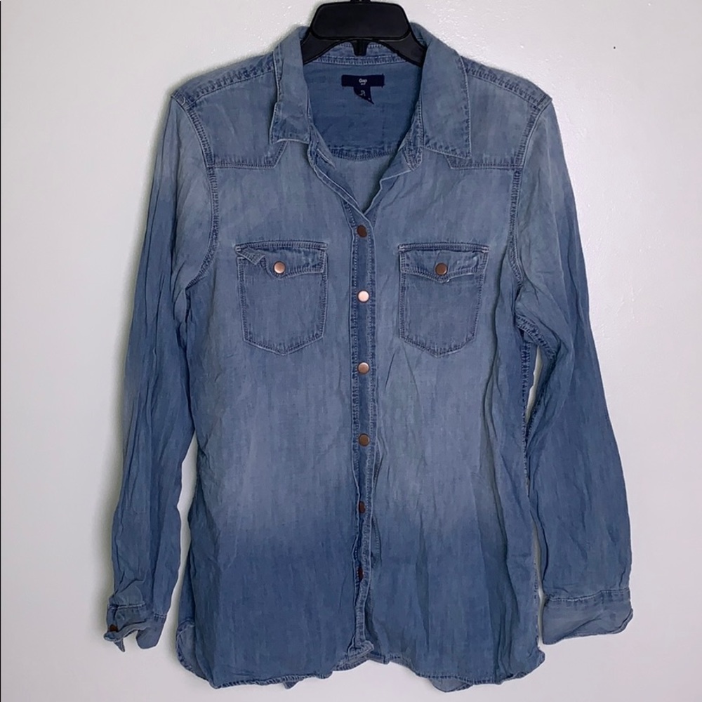 Gap Chambray Button Down